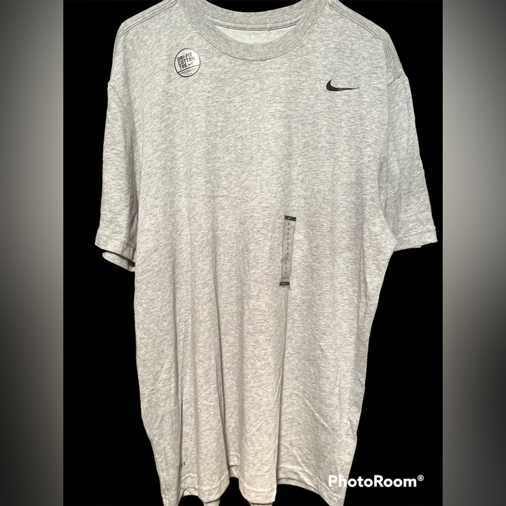 NIKE T SHIRT size XL NEW WITH TAGS DRI-FIT